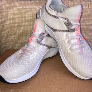 Nike Air Max Bella womens Tennis Shoes sz11